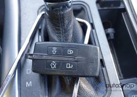 2011 Lincoln Mks z USA, uszkodzony, nr VIN 1LNHL9DR5BG613468